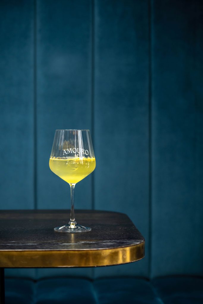 Amouro Glas