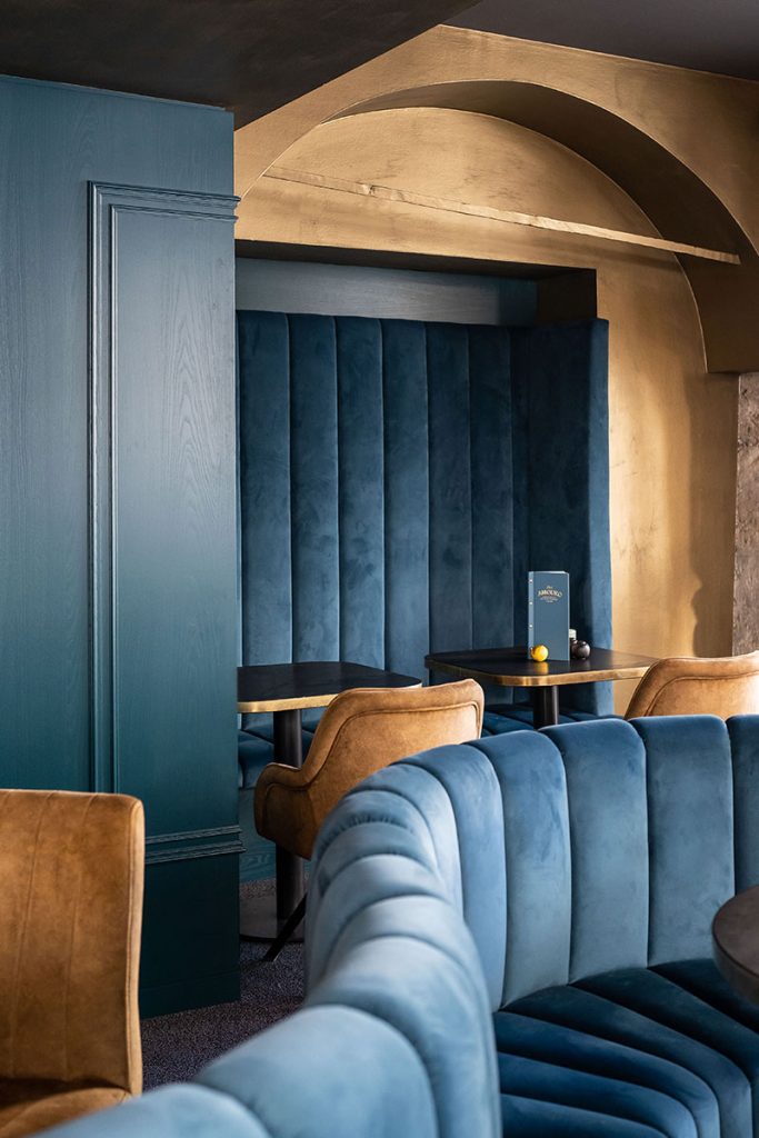 Blaue Bank